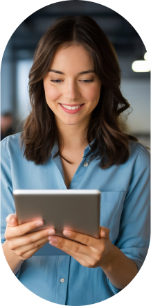 Mulher segurando um tablet